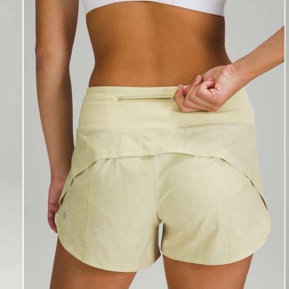 Lululemon Speed Up Mid-Rise Short 4"
Gravel Dust Dew Green Multi / Dew Green 2 - Picture 3 of 9
